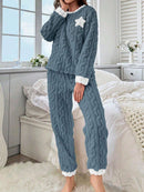 [Leve 2 Pague 1] Pijama Feminino Neve Macia (Conforto térmico e delicadeza) + BRINDE: 1 Pantufa Nuvem Antiaderente